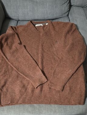 Original Penguin Men's V-Neck Sweater in Chestnut Brown